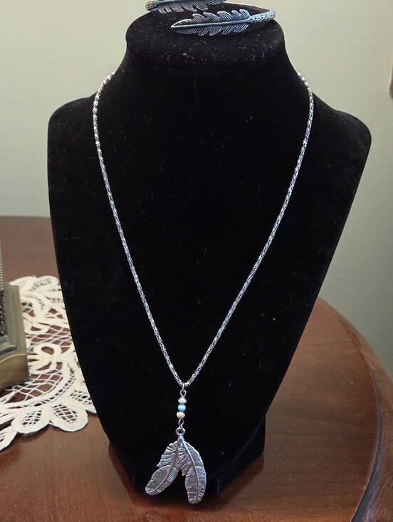 Jewelry - Vintage Southwestern Silvertone Feather Necklace & Matching Cuff Bracelet Set